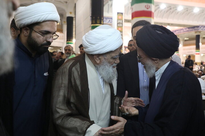 مراسم تأبین آية الله العظمى الشبیری الزنجاني (قدّس سرّه) من قبل قائد الثورة افي حرم السيدة فاطمة المعصومة (عليها السلام)