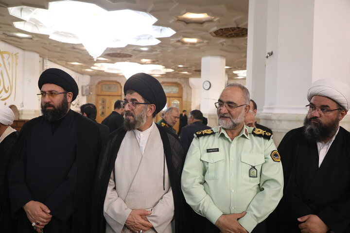 مراسم تأبین آية الله العظمى الشبیری الزنجاني (قدّس سرّه) من قبل قائد الثورة افي حرم السيدة فاطمة المعصومة (عليها السلام)