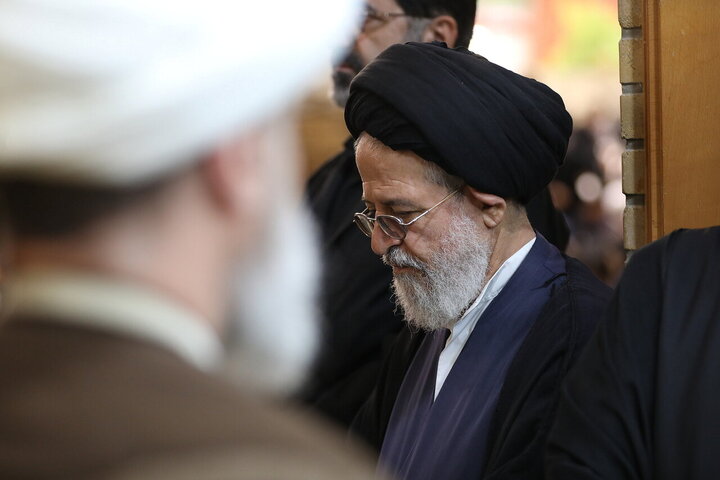 مراسم تأبین آية الله العظمى الشبیری الزنجاني (قدّس سرّه) من قبل قائد الثورة افي حرم السيدة فاطمة المعصومة (عليها السلام)