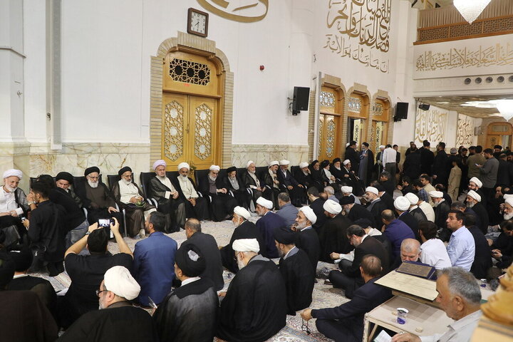 مراسم تأبین آية الله العظمى الشبیری الزنجاني (قدّس سرّه) من قبل قائد الثورة افي حرم السيدة فاطمة المعصومة (عليها السلام)
