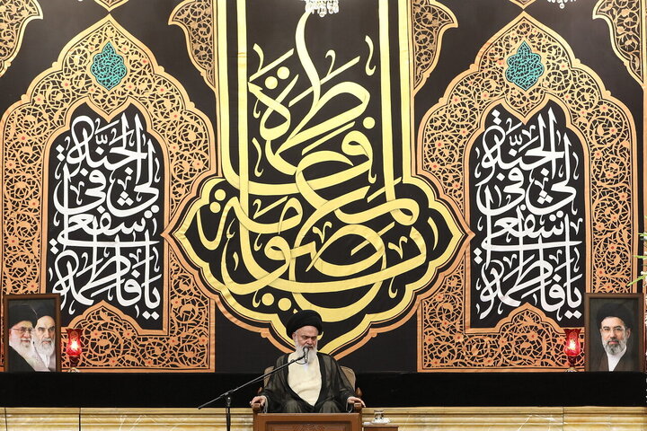 مراسم تأبین آية الله العظمى الشبیری الزنجاني (قدّس سرّه) من قبل قائد الثورة افي حرم السيدة فاطمة المعصومة (عليها السلام)