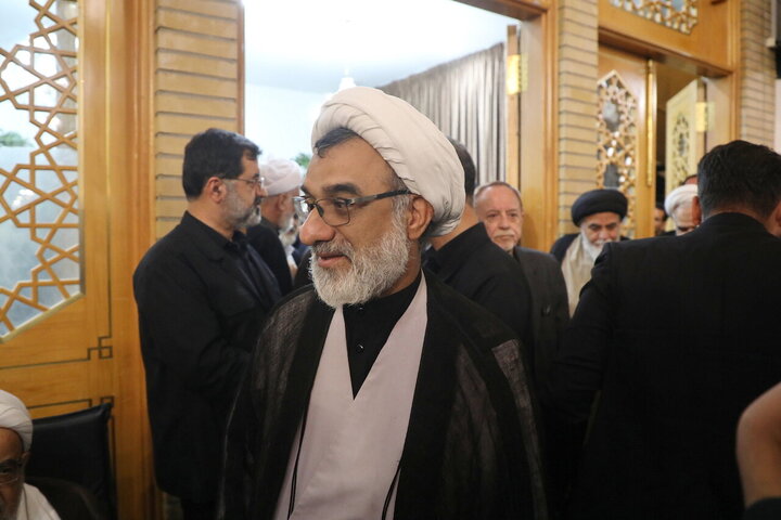مراسم تأبین آية الله العظمى الشبیری الزنجاني (قدّس سرّه) من قبل قائد الثورة افي حرم السيدة فاطمة المعصومة (عليها السلام)