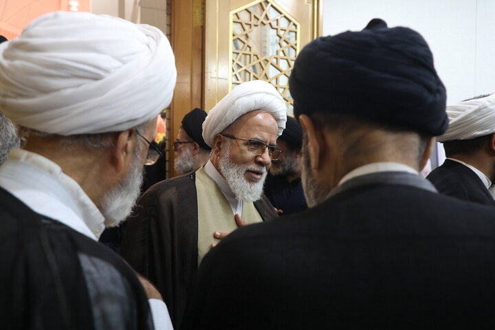 مراسم تأبین آية الله العظمى الشبیری الزنجاني (قدّس سرّه) من قبل قائد الثورة افي حرم السيدة فاطمة المعصومة (عليها السلام)
