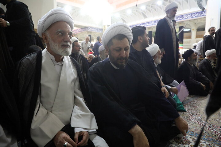 مراسم تأبین آية الله العظمى الشبیری الزنجاني (قدّس سرّه) من قبل قائد الثورة افي حرم السيدة فاطمة المعصومة (عليها السلام)