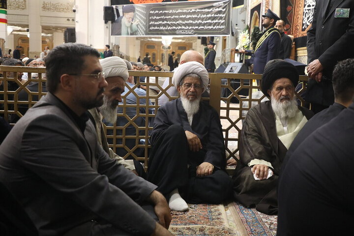 مراسم تأبین آية الله العظمى الشبیری الزنجاني (قدّس سرّه) من قبل قائد الثورة افي حرم السيدة فاطمة المعصومة (عليها السلام)