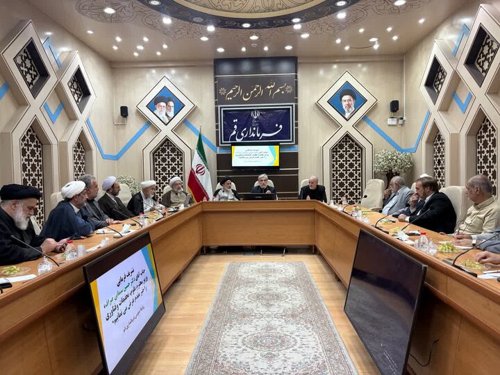 گزارش تصویری/ نشست مشترک با  وزیر علوم،تحقیقات و فناوری با  تعدادی از رؤسای دانشگاه‌ها و مراکز علمی قم
