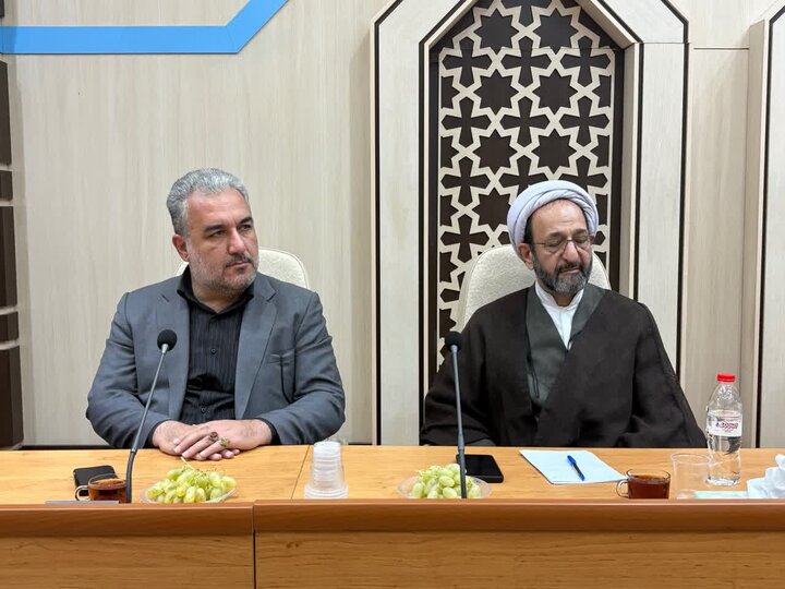 گزارش تصویری/ نشست مشترک با  وزیر علوم،تحقیقات و فناوری با  تعدادی از رؤسای دانشگاه‌ها و مراکز علمی قم