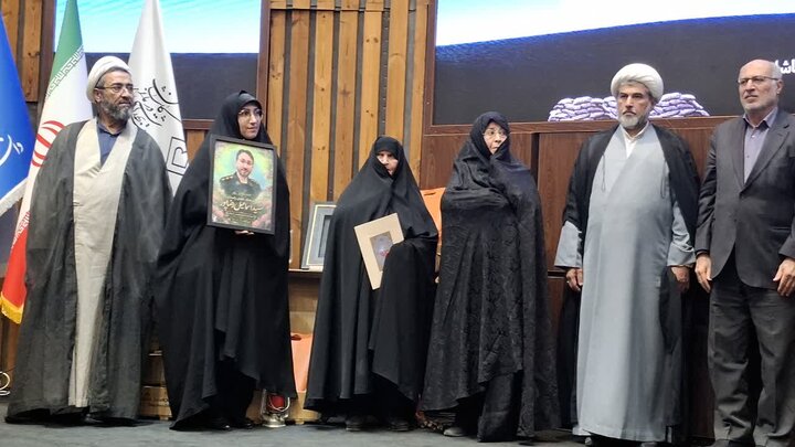 تصاویر/ گرامیداست هفته دفاع مقدس وتجلبل از خانواده معظم شهدا در دانشگاه کاشان