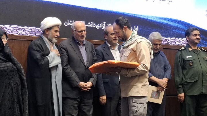 تصاویر/ گرامیداست هفته دفاع مقدس وتجلبل از خانواده معظم شهدا در دانشگاه کاشان