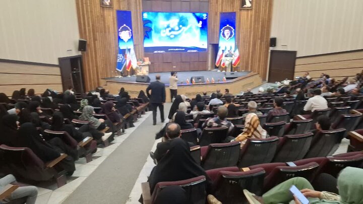 تصاویر/ گرامیداست هفته دفاع مقدس وتجلبل از خانواده معظم شهدا در دانشگاه کاشان