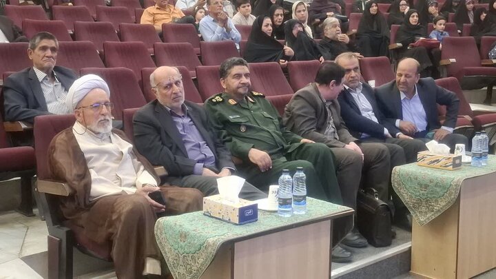 تصاویر/ گرامیداست هفته دفاع مقدس وتجلبل از خانواده معظم شهدا در دانشگاه کاشان