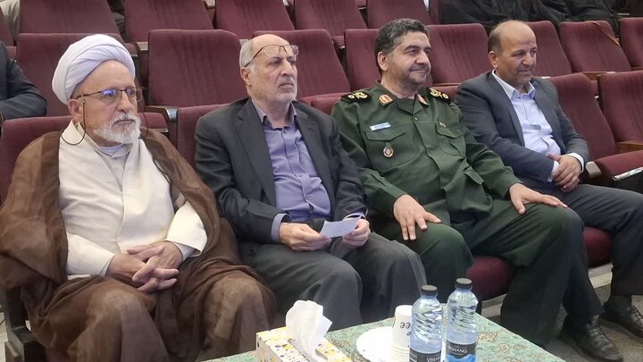 تصاویر/ گرامیداست هفته دفاع مقدس وتجلبل از خانواده معظم شهدا در دانشگاه کاشان