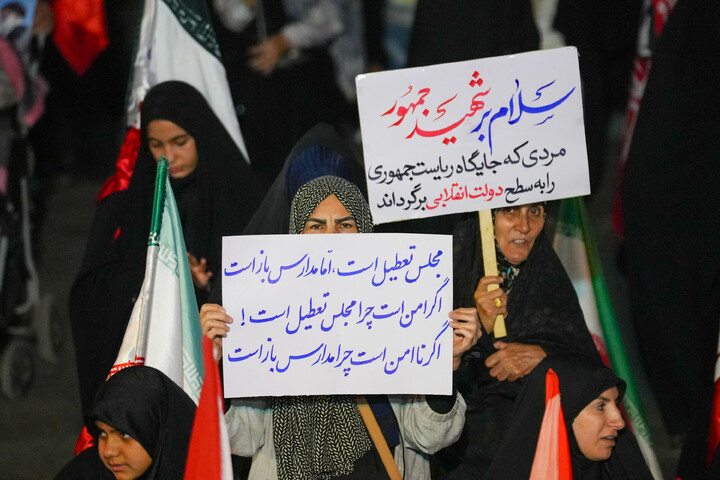 تصاویر/ تجمعات شبانه مردمی قم در شب دویست و هفتم