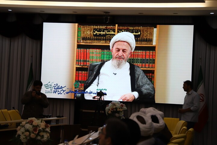 تصاویر / سومین اجلاسیه مدیران مجمع عالی حکمت اسلامی در تبریز