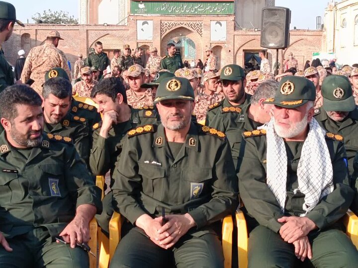 تصاویر/ گلزار شهدای قزوین در آیین سراسری «مهمانی لاله‌ها» گلباران شد