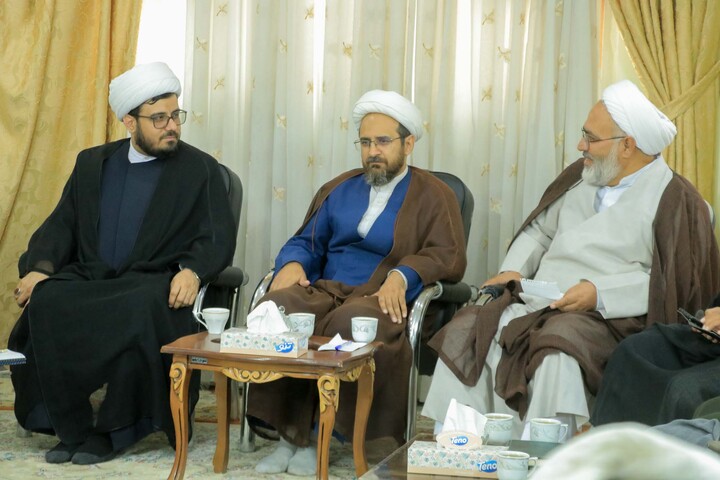 تصاویر| دیدار رئیس مرکز خدمات حوزه‌های علمیه کشور با ائمه جمعه خراسان جنوبی