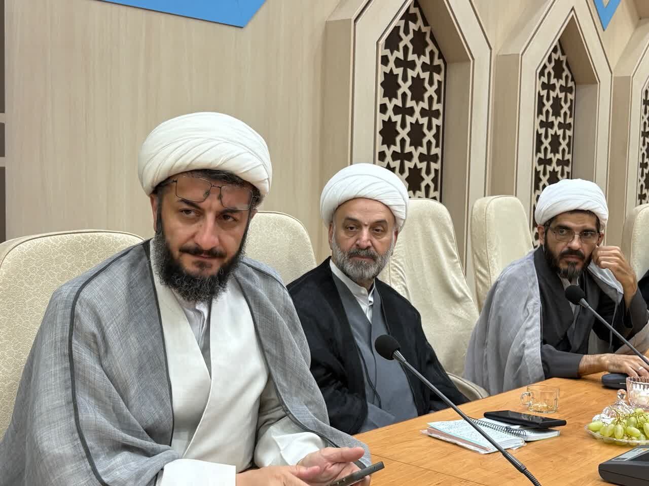  نشست مشترک با  وزیر علوم،تحقیقات و فناوری با  تعدادی از رؤسای دانشگاه‌ها و مراکز علمی قم