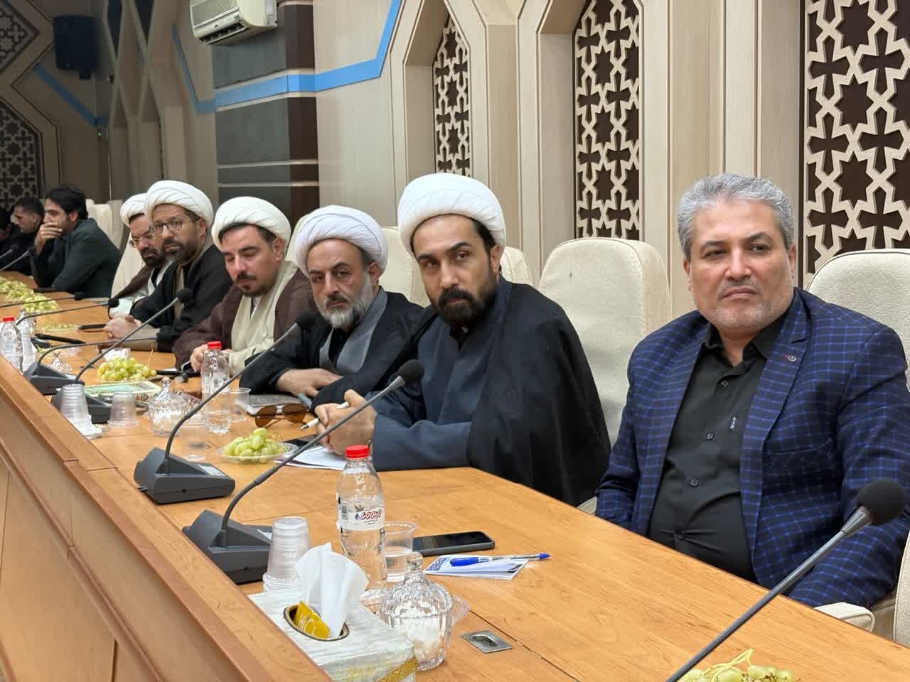  نشست مشترک با  وزیر علوم،تحقیقات و فناوری با  تعدادی از رؤسای دانشگاه‌ها و مراکز علمی قم