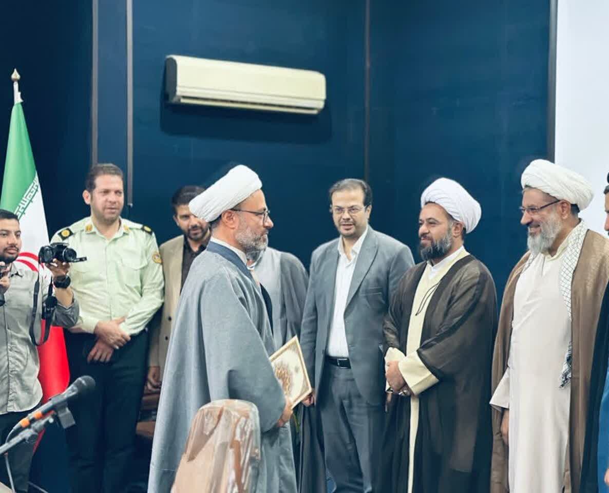 فروپاشی سلطه آمریکا و استکبار جهانی در آینده‌ای نزدیک رقم می‌خورد