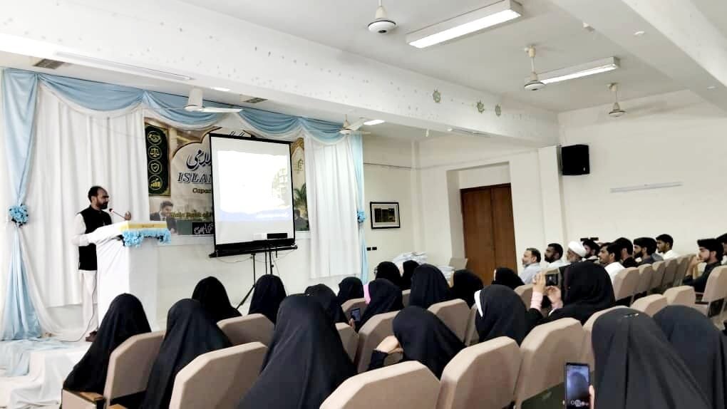 طالبات کا علمی و تحقیقی میدان میں آگے بڑھنے کے لیے جدید مہارتوں سے آراستہ ہونا ضروری