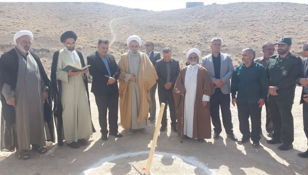 آئین تکریم و معارفه امام جمعه شهر جوشقان قالی کاشان برگزار شد