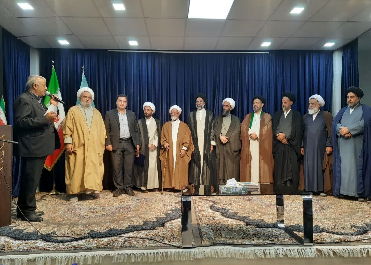 آئین تکریم و معارفه امام جمعه شهر جوشقان قالی کاشان برگزار شد