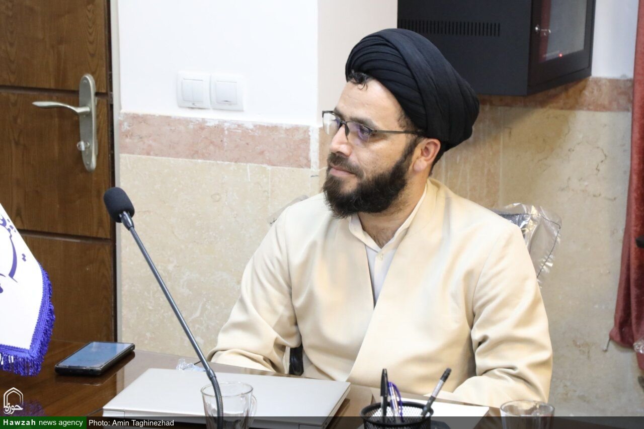 دوره نقد جریان الحاد و پوچگرایی در حوزه علمیه استان یزد