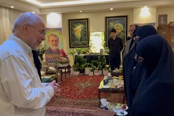تصاویر/ دیدار رئیس مجلس شورای اسلامی با خانواده شهیدان لاریجانی و سلیمانی