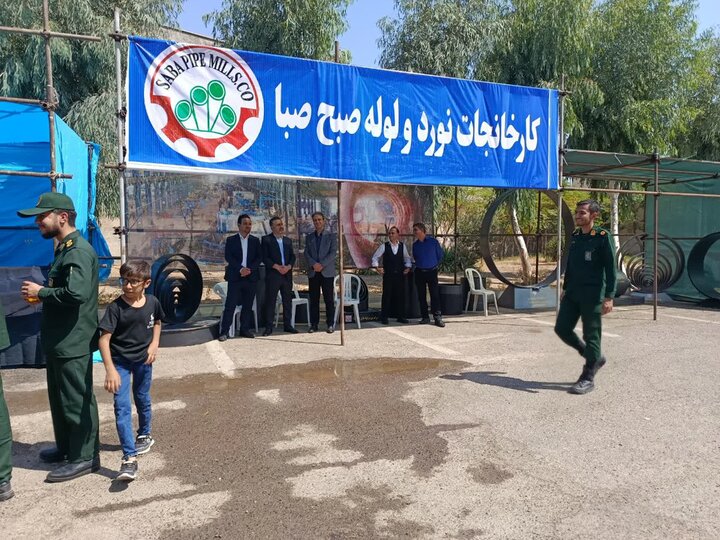 تصاویر/برپایی میز خدمت در مصلای شهرستان ساوه