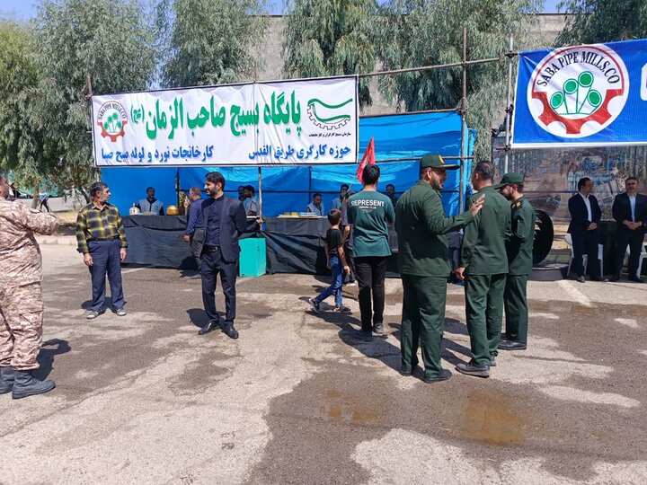 تصاویر/برپایی میز خدمت در مصلای شهرستان ساوه