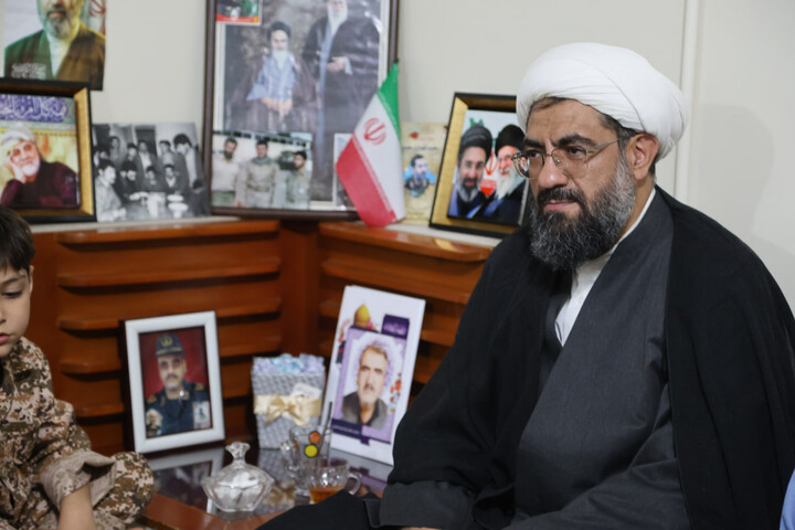 تصاویر / تجلیل امام جمعه همدان از رشادت‌های سردار هادی‌پور