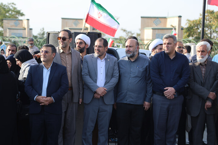 تصاویر / آیین غبارروبی و عطر افشانی گلزار مطهر شهدای همدان