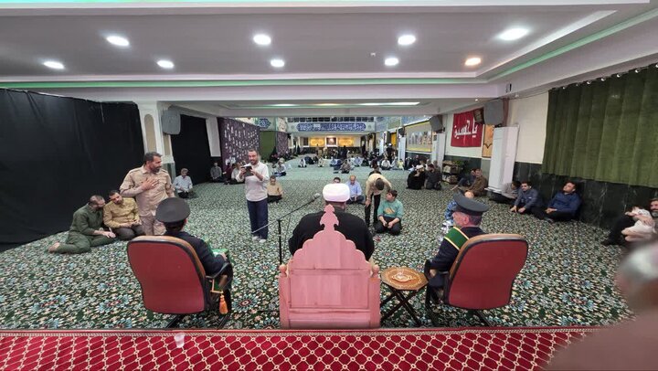 حضور خادمان حرم حضرت معصومه(س) در جمع مدافعان وطن و خانواده شهدا در خوزستان