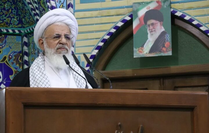 مقاومت و ایستادگی در برابر تهدیدها زمینه‌ساز پیروزی است