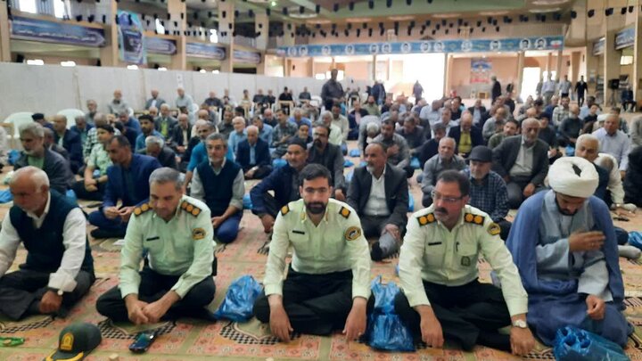تصاویر/اقامه نماز عبادی سیاسی جمعه در خمین