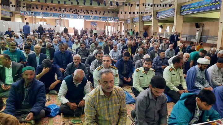 تصاویر/اقامه نماز عبادی سیاسی جمعه در خمین