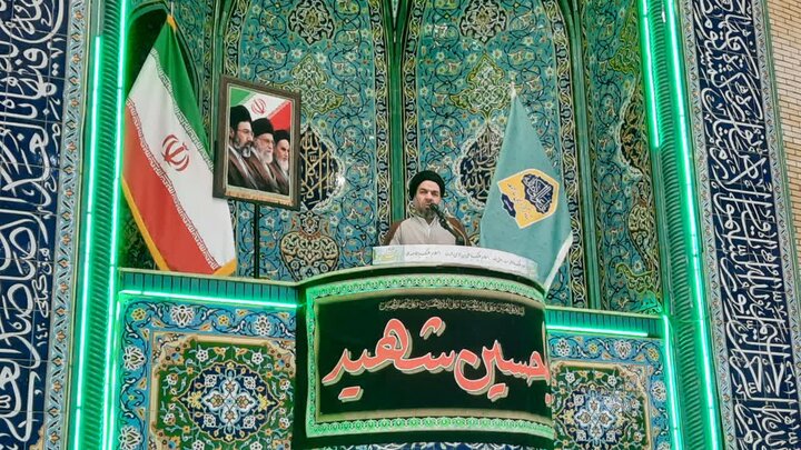 تصاویر/اقامه نماز عبادی سیاسی جمعه در خمین