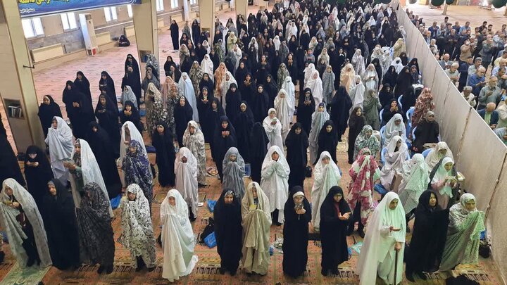 تصاویر/اقامه نماز عبادی سیاسی جمعه در خمین