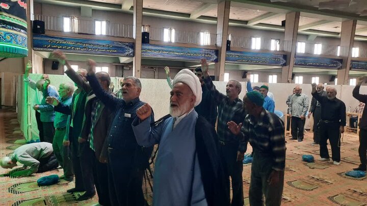 تصاویر/اقامه نماز عبادی سیاسی جمعه در خمین