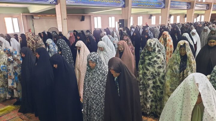 تصاویر/اقامه نماز عبادی سیاسی جمعه در خمین