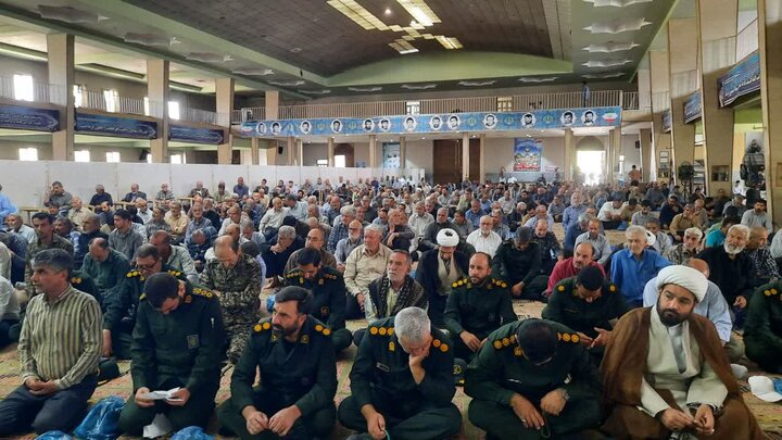 تصاویر/اقامه نماز عبادی سیاسی جمعه در خمین
