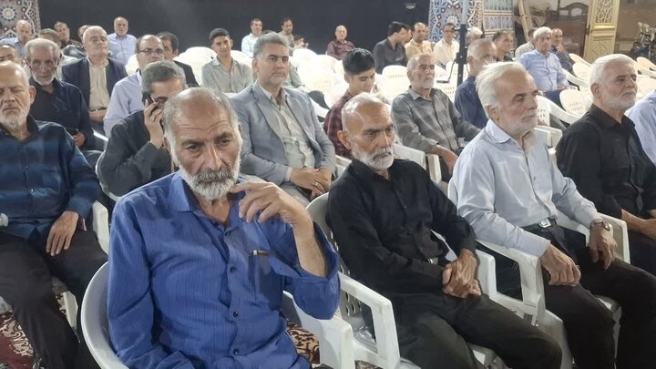 تصاویر/ یادواره ۴۳ شهید محله شهدای آران و بیدگل