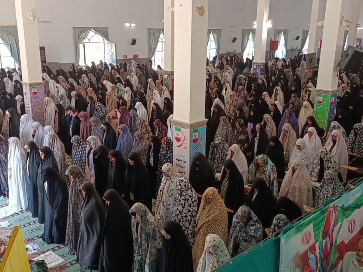 تصاویر/اقامه نماز عبادی سیاسی جمعه در ساوه