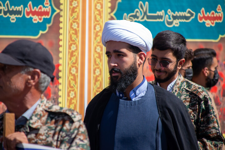 تصاویر/ حضور گردان طلاب و اساتید حوزه علمیه کرمان در رزمایش اقتدار جانفدایان ایران
