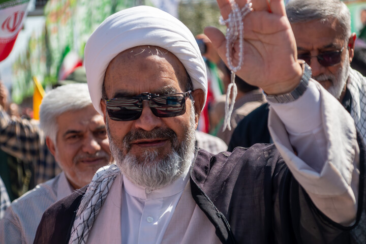تصاویر/ حضور گردان طلاب و اساتید حوزه علمیه کرمان در رزمایش اقتدار جانفدایان ایران