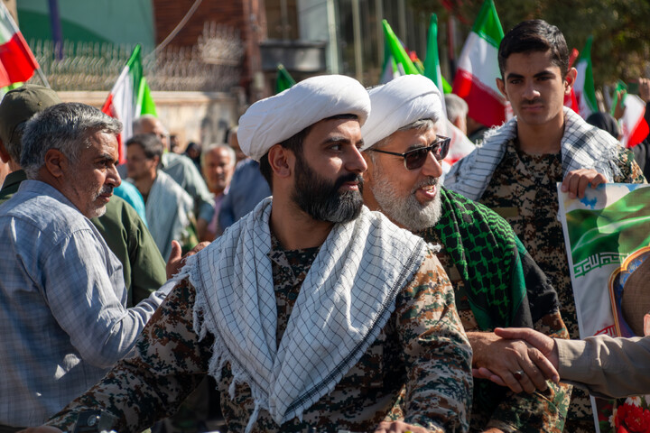 تصاویر/ حضور گردان طلاب و اساتید حوزه علمیه کرمان در رزمایش اقتدار جانفدایان ایران