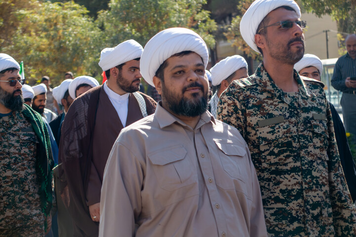 تصاویر/ حضور گردان طلاب و اساتید حوزه علمیه کرمان در رزمایش اقتدار جانفدایان ایران