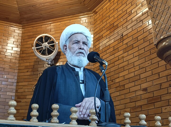قرآن و معارف اهل‌بیت(ع)، چراغ راه جوانان در مسیر رشد معنوی است