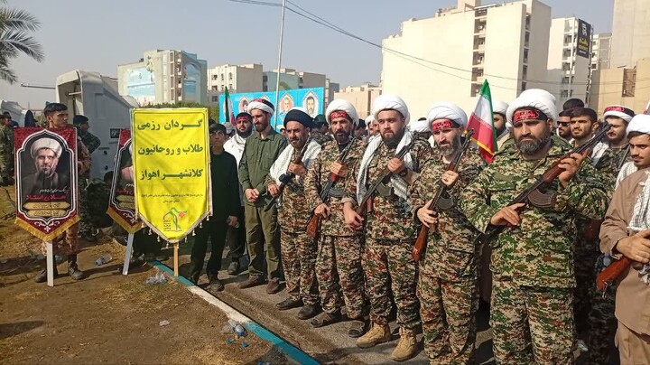تصاویر/حضور حماسی گردان رزمی طلاب و روحانیون اهواز