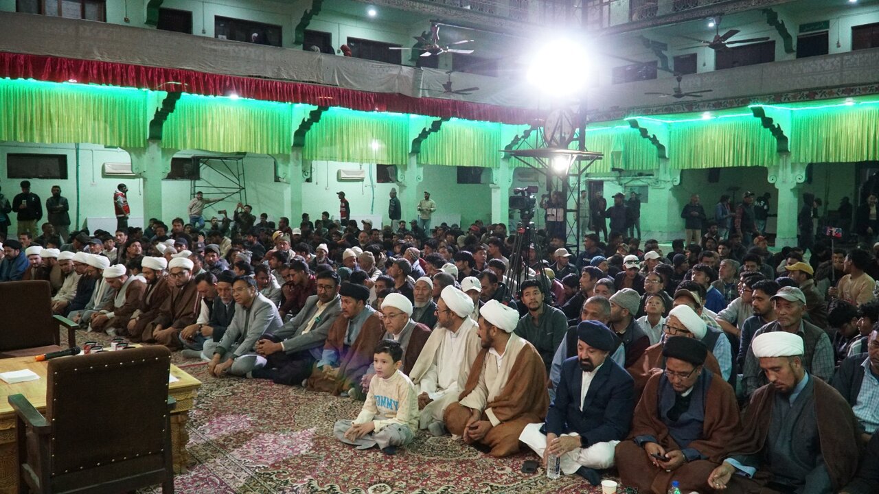 امام جواد فاؤنڈیشن اور جمعیتِ العلماء اثنا عشریہ کے اشتراک سے 14 مستحق جوڑوں کی اجتماعی شادی:ایک کامیاب خاندان کی بنیاد ایمان، حسنِ اخلاق، صبر اور عفو و درگزر پر قائم ہوتی ہے